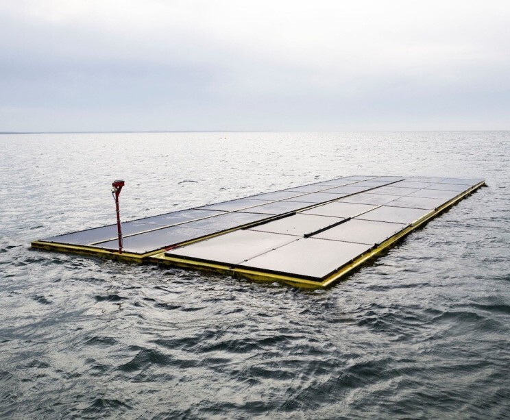 Offshore solar panel field with thermoplastic composite (CFR TP) tubes